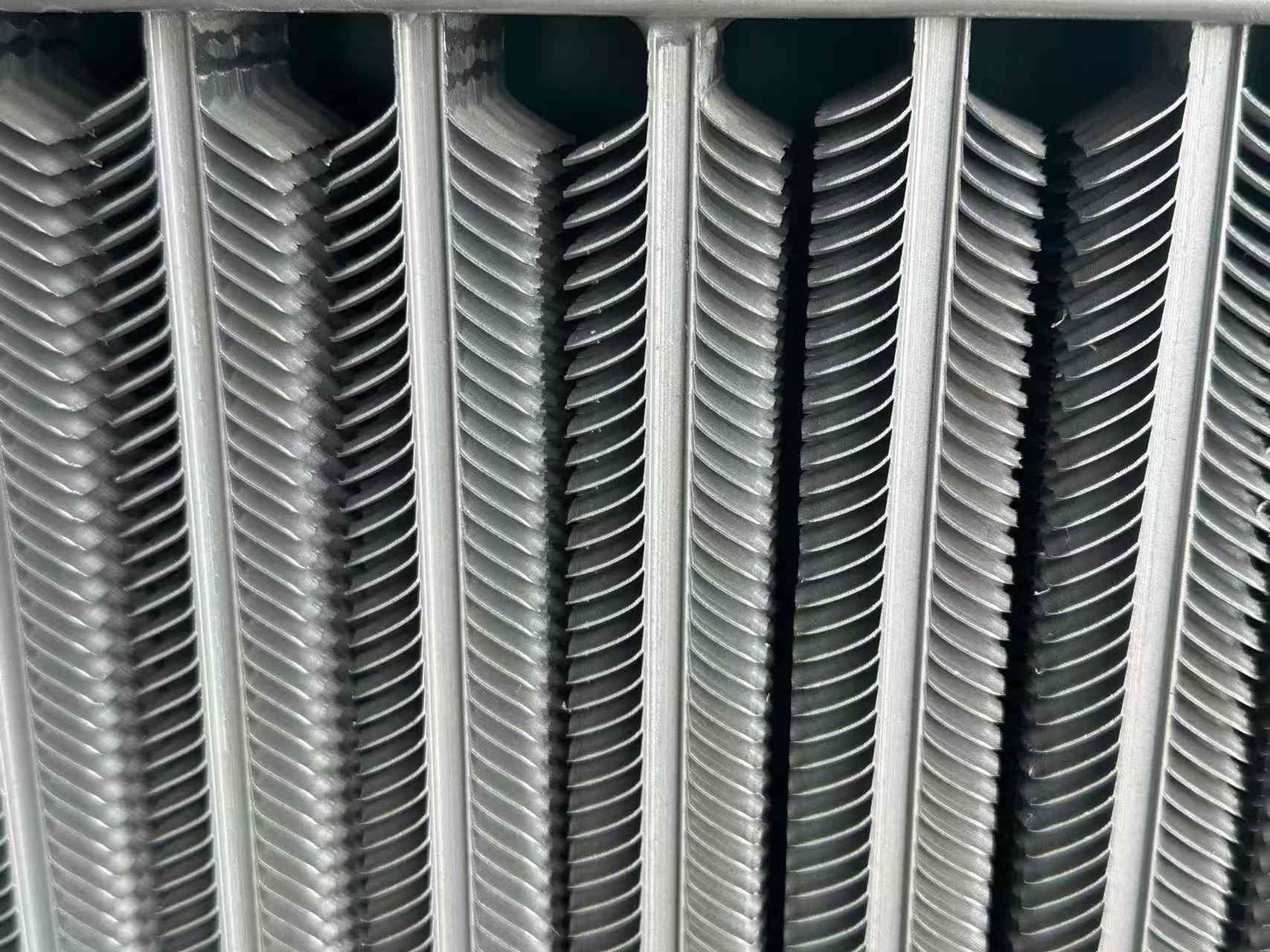 Principle and characteristics of fin tube heat exchanger